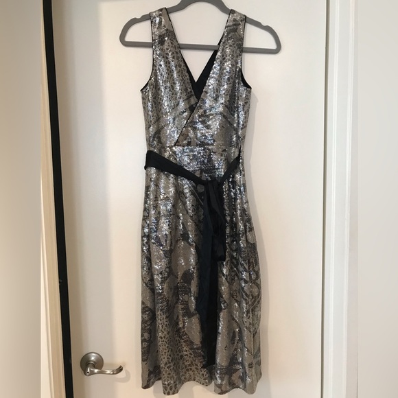 NWOT Diane Von Furstenberg silver sequin dress SZ 6 - Picture 8 of 9